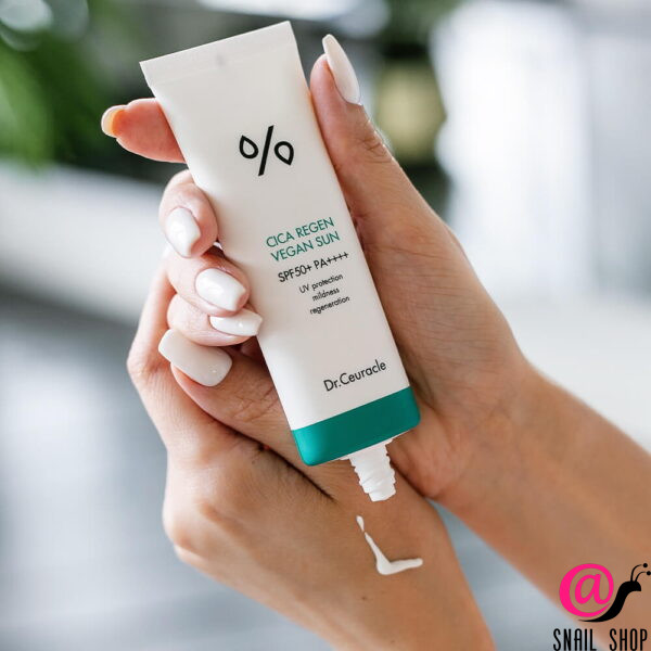 DR.CEURACLE Солнцезащитный веганский крем с центеллой Cica Vegan Sun Gel SPF 50 PA++++