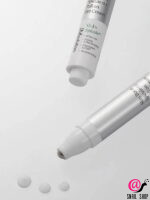 JM SOLUTION Крем для кожи вокруг глаз с массажным роликом Skin Boost Spicule 0.1 Roll On Eye Cream