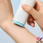 SKIN1004 Солнцезащитный стик с шёлковым финишем Hyalu-Cica Silky-Fit Sun Stick SPF50+ PA++++