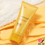 MEDICUBE Пенка для умывания с кислотами Kojic Acid Turmeric Toning Cleanser